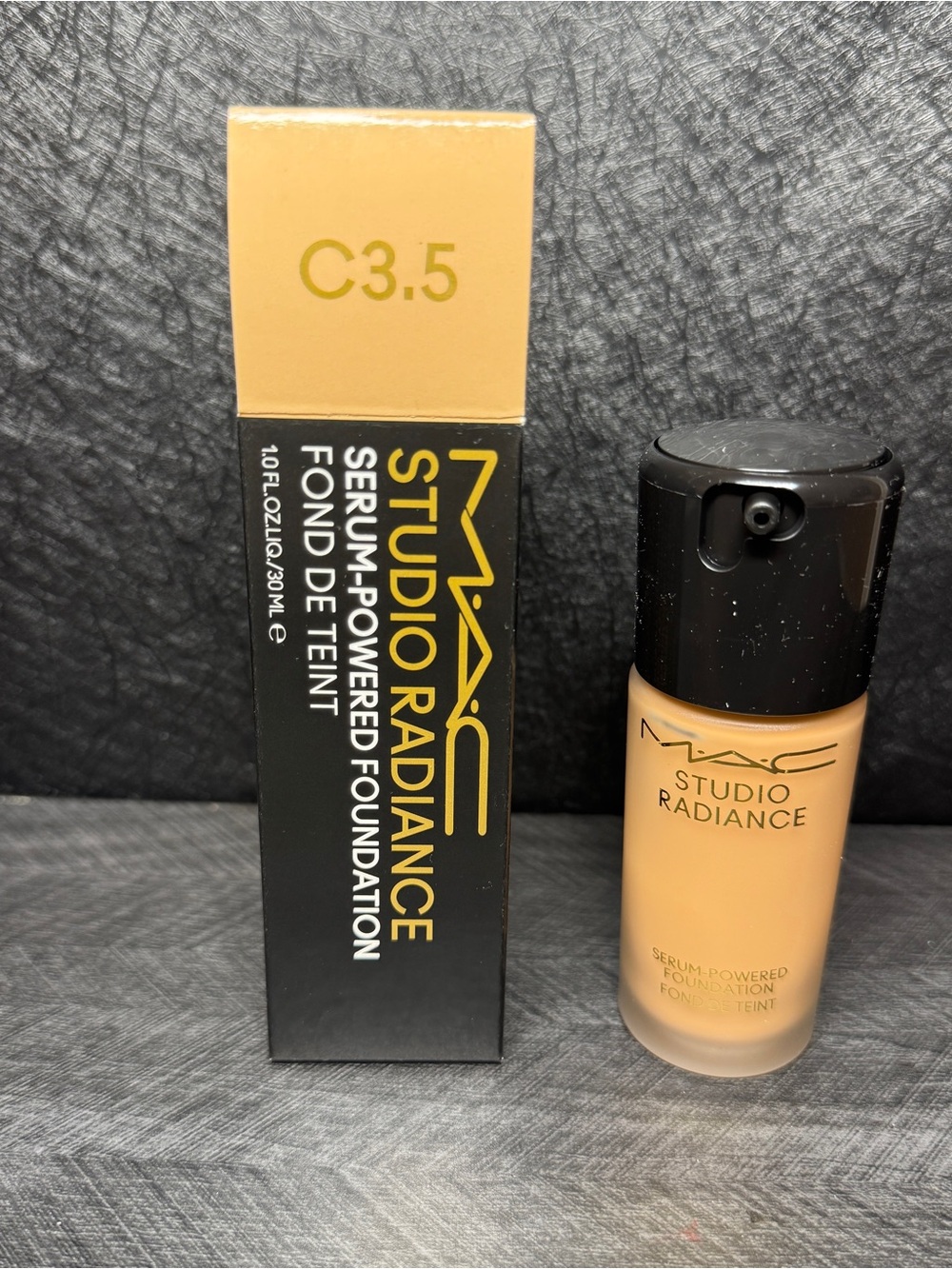 Mac Studio Radiance Serum-Powdered Foundation C3.5 NIB